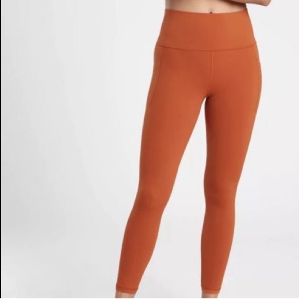 Athleta Salutation Stash Pocket 7/8 Tight